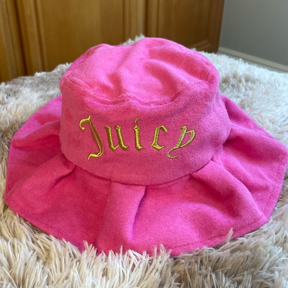 NWT Juicy Couture Bucket Hat Hot Pink Terry Cloth Gold Logo Ruffle Edge